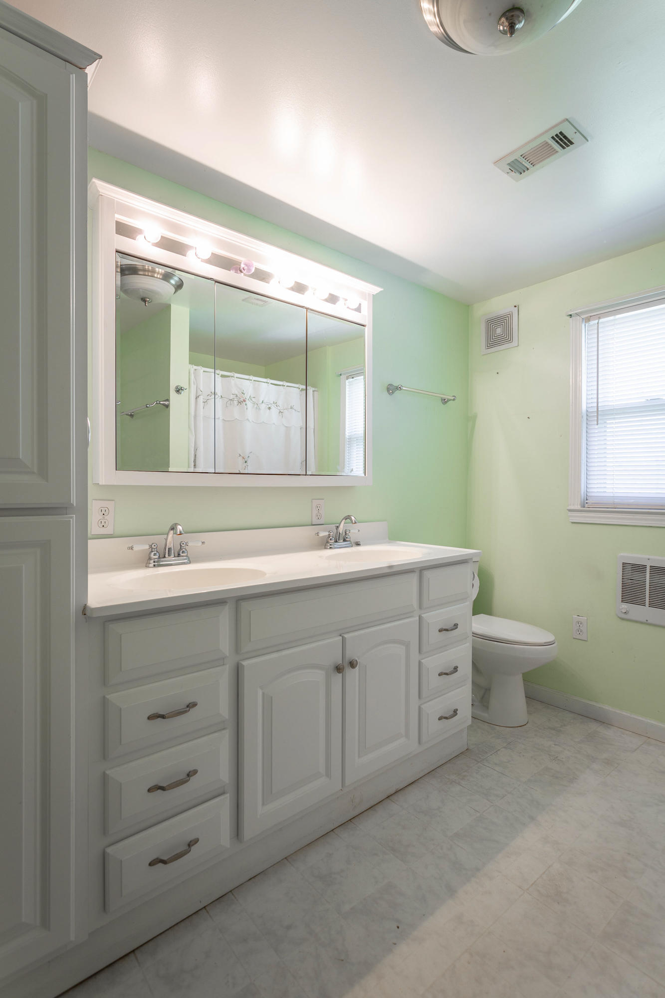 705 Dripping Springs Road LaFayette, GA 30728 - Photo 49 of 97 Full Bath