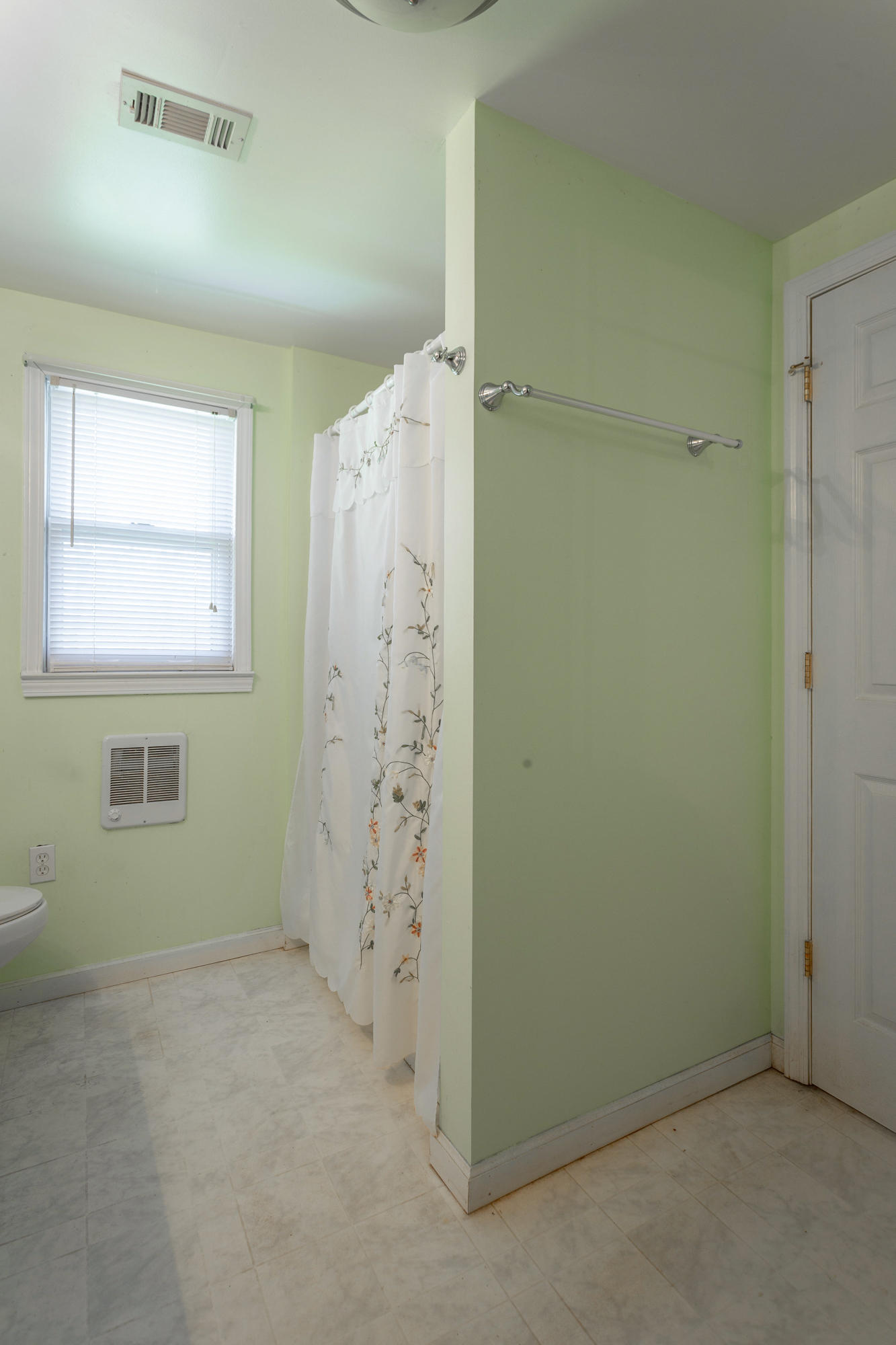 705 Dripping Springs Road LaFayette, GA 30728 - Photo 50 of 97 Tub and Shower Combo