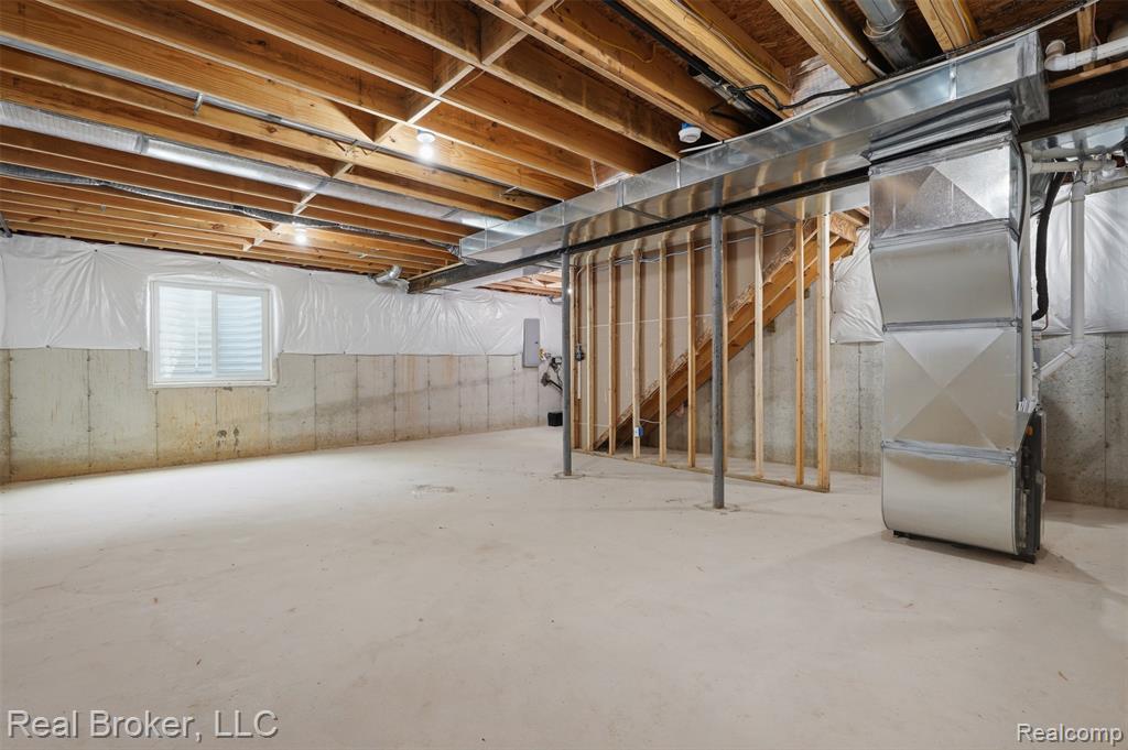 9400 Roland Brighton, MI 48116 - Photo 30 of 41 Gallery Image 30