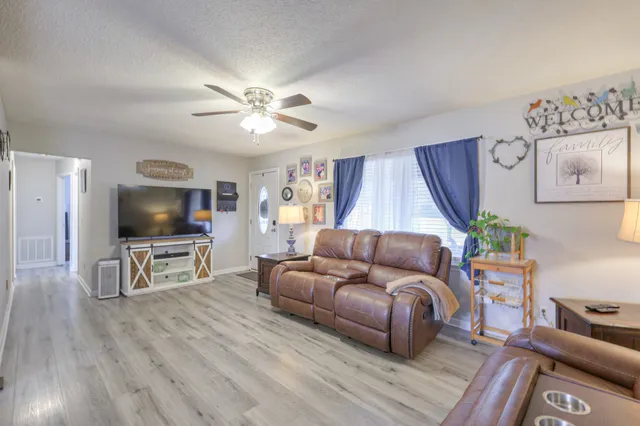 $349,900 | 636 Warner Bridge Road, Shelbyville, TN 37160