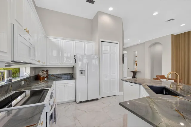 $8,500 | 6778 Oakmont Way, West Palm Beach, FL 33412