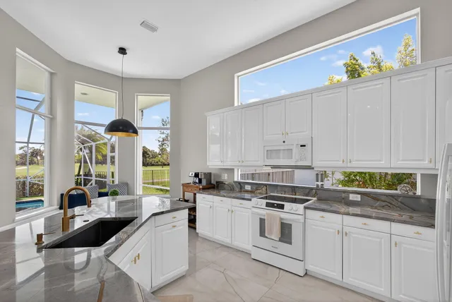 $8,500 | 6778 Oakmont Way, West Palm Beach, FL 33412