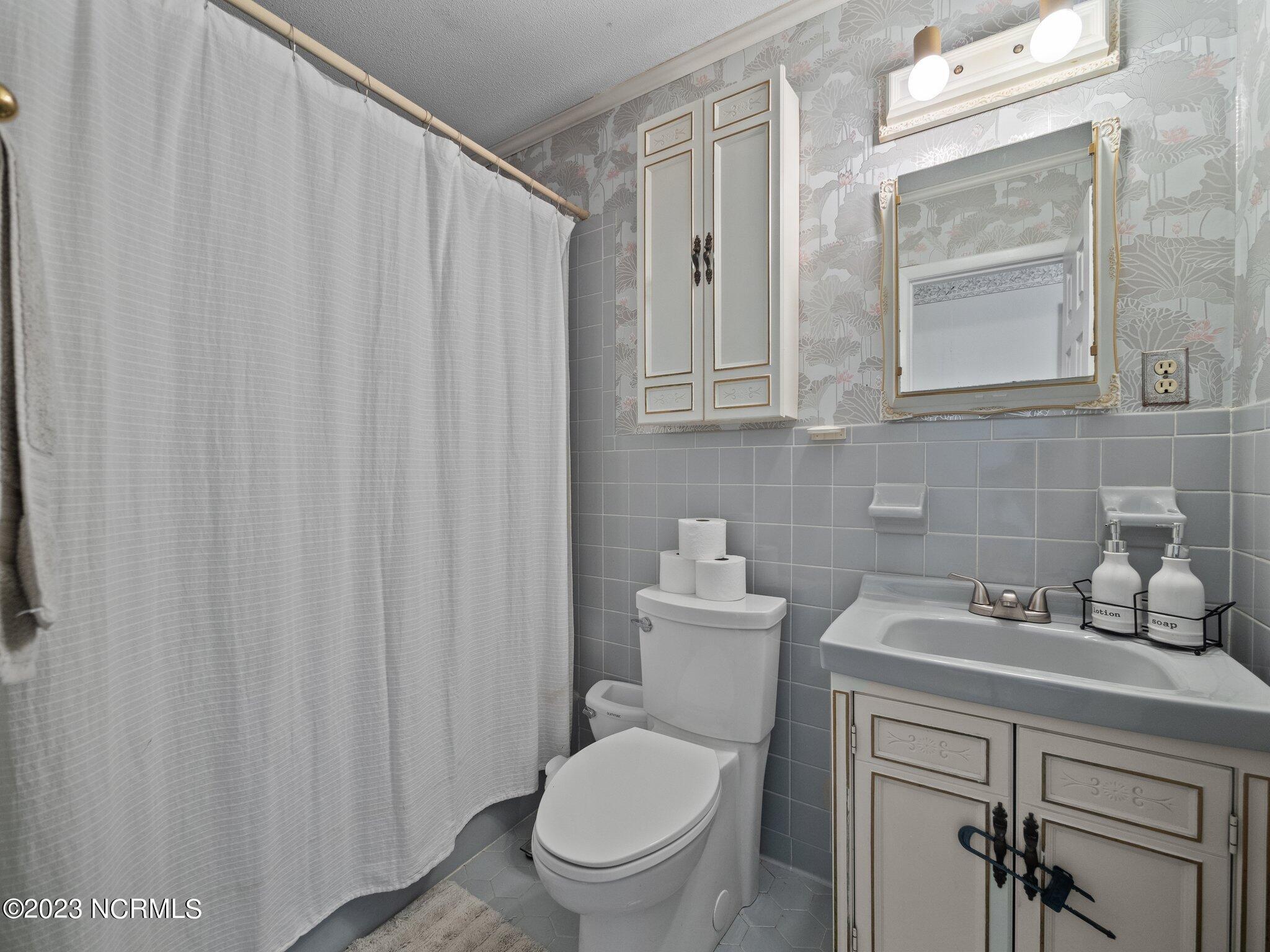 207 Pineview Road Jacksonville, NC 28546 - Photo 20 of 34 33-web-or-mls-M1B11036