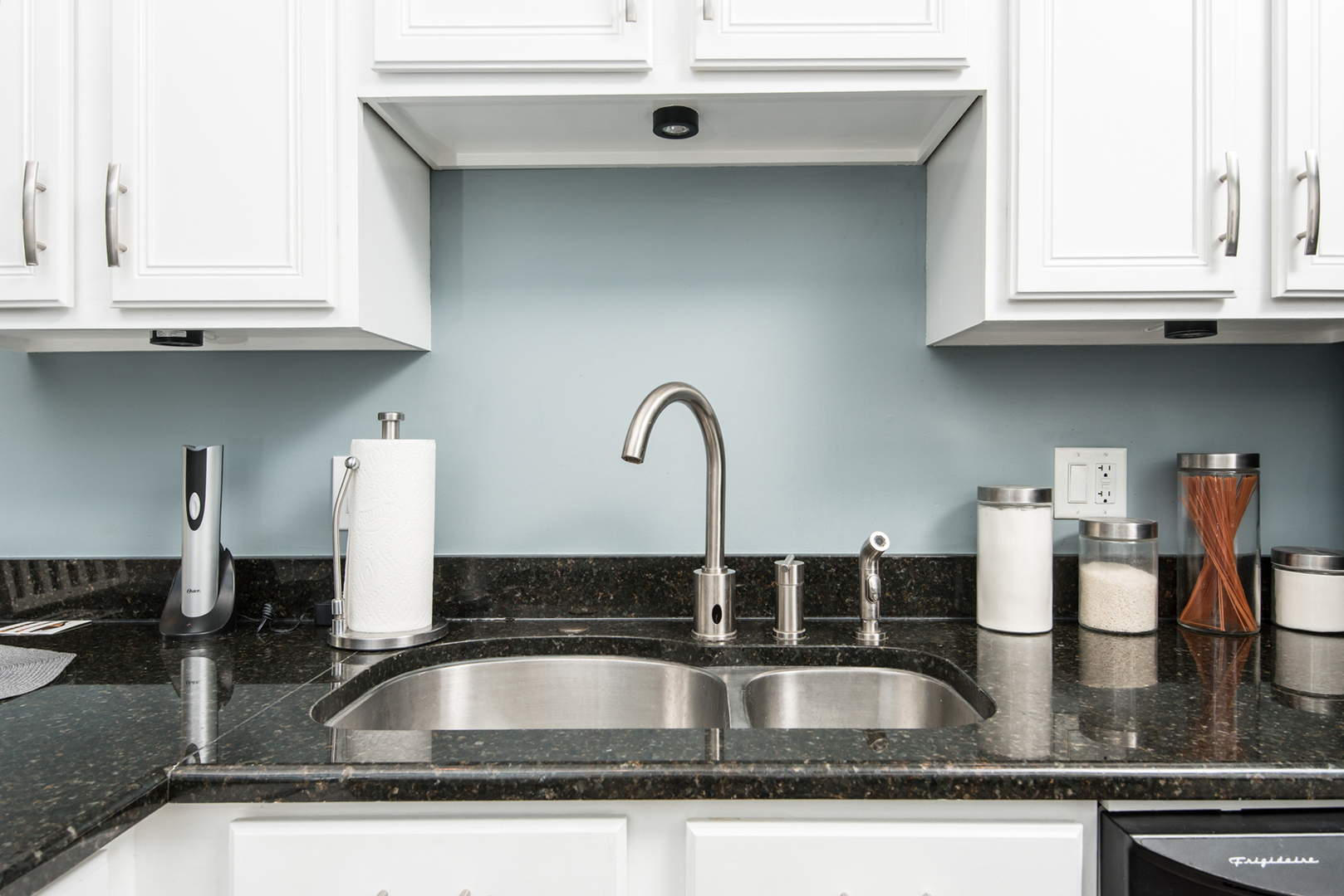 2010 North Spaulding Avenue, Unit 1 Chicago, IL 60647 - Photo 13 of 27