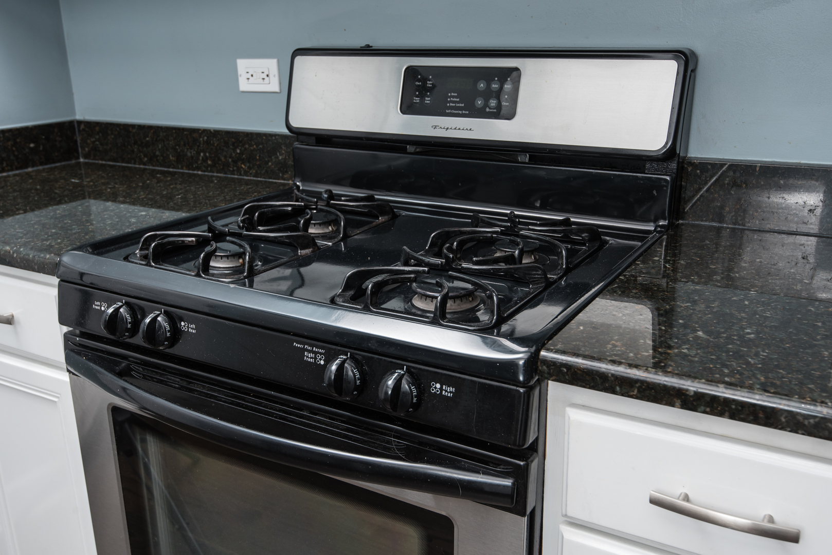 2010 North Spaulding Avenue, Unit 1 Chicago, IL 60647 - Photo 14 of 27