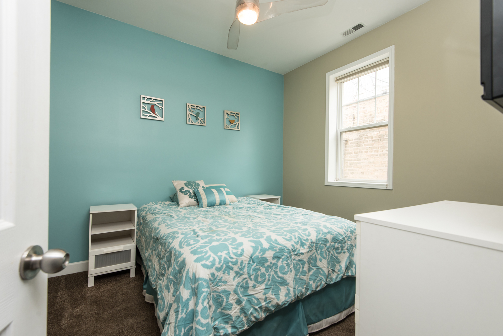 2010 North Spaulding Avenue, Unit 1 Chicago, IL 60647 - Photo 18 of 27