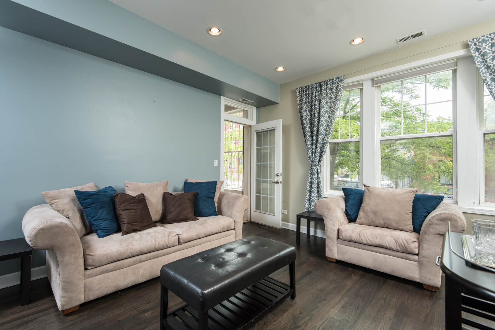 2010 North Spaulding Avenue, Unit 1 Chicago, IL 60647 - Photo 3 of 27