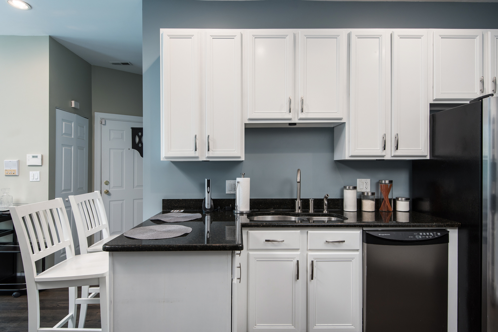 2010 North Spaulding Avenue, Unit 1 Chicago, IL 60647 - Photo 9 of 27