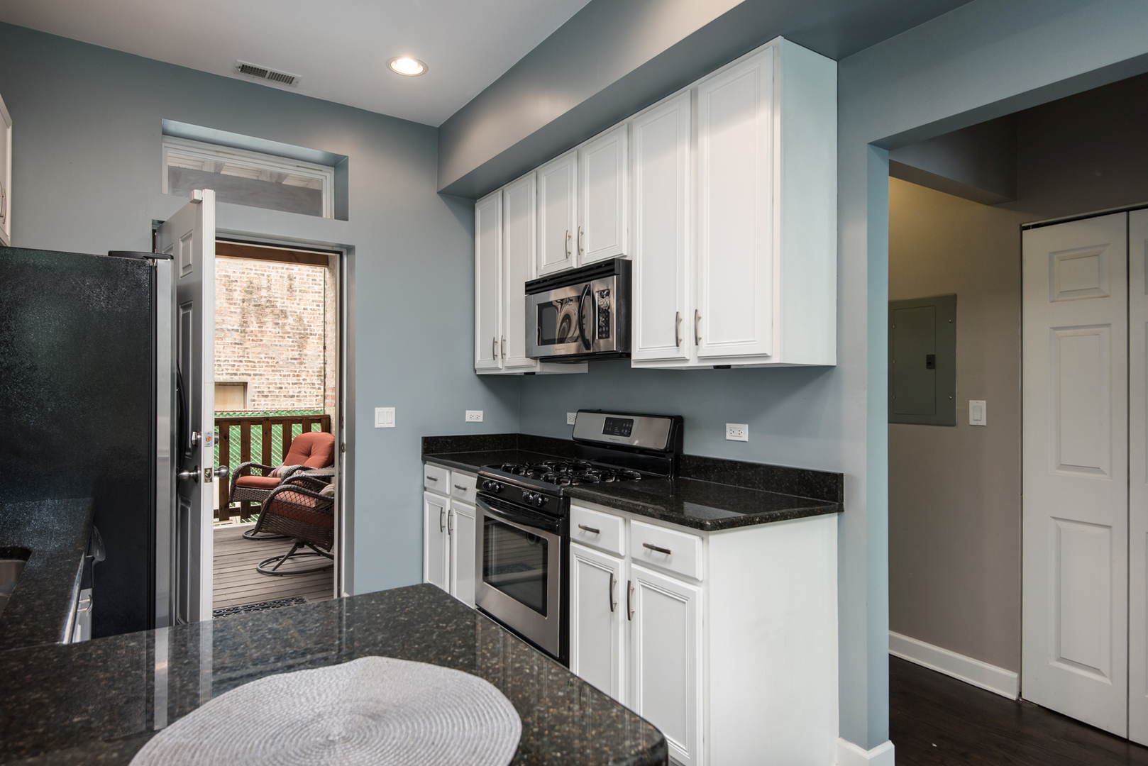 2010 North Spaulding Avenue, Unit 1 Chicago, IL 60647 - Photo 10 of 27