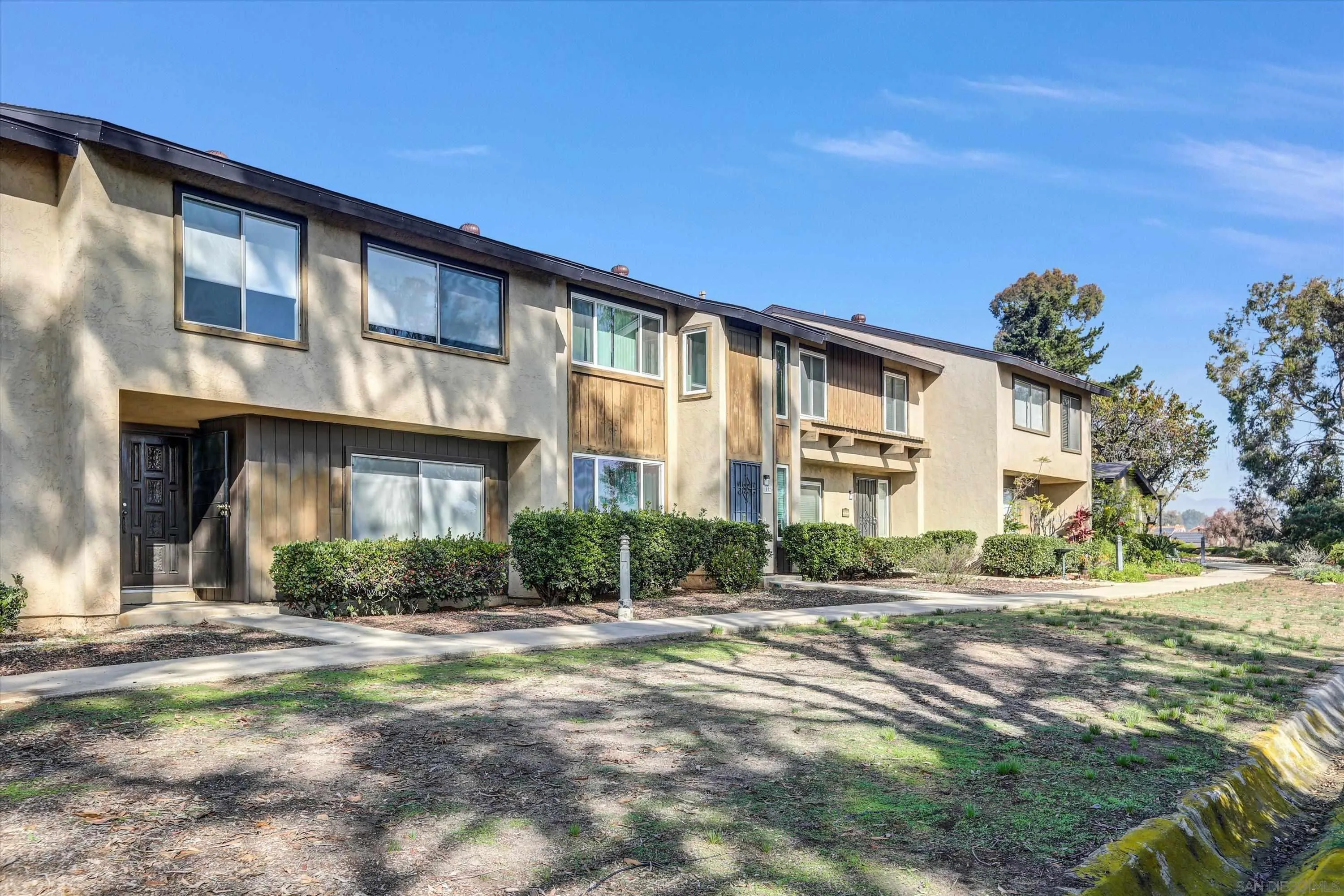 1079 Las Rosas Court Chula Vista, CA 91910 - Photo 2 of 25