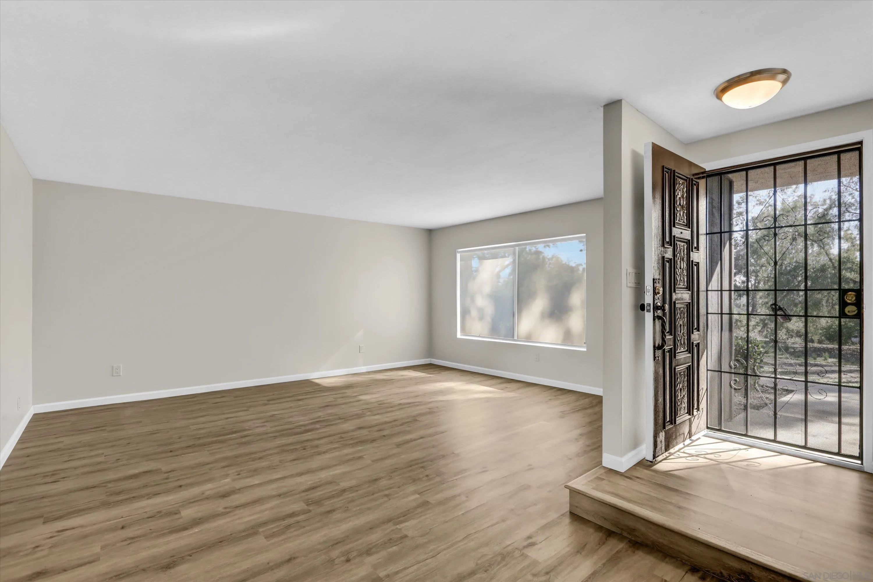 1079 Las Rosas Court Chula Vista, CA 91910 - Photo 6 of 25