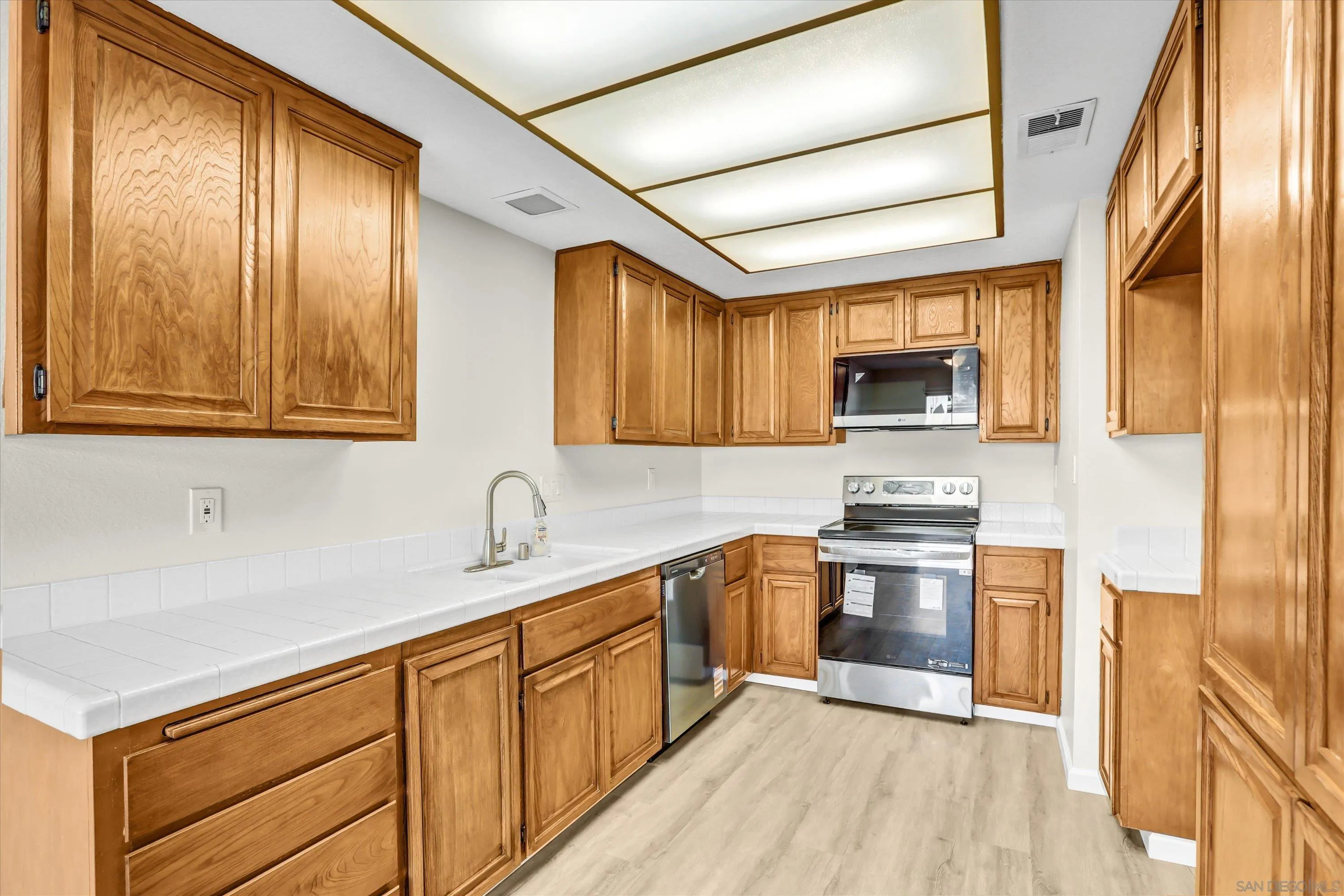 1079 Las Rosas Court Chula Vista, CA 91910 - Photo 10 of 25