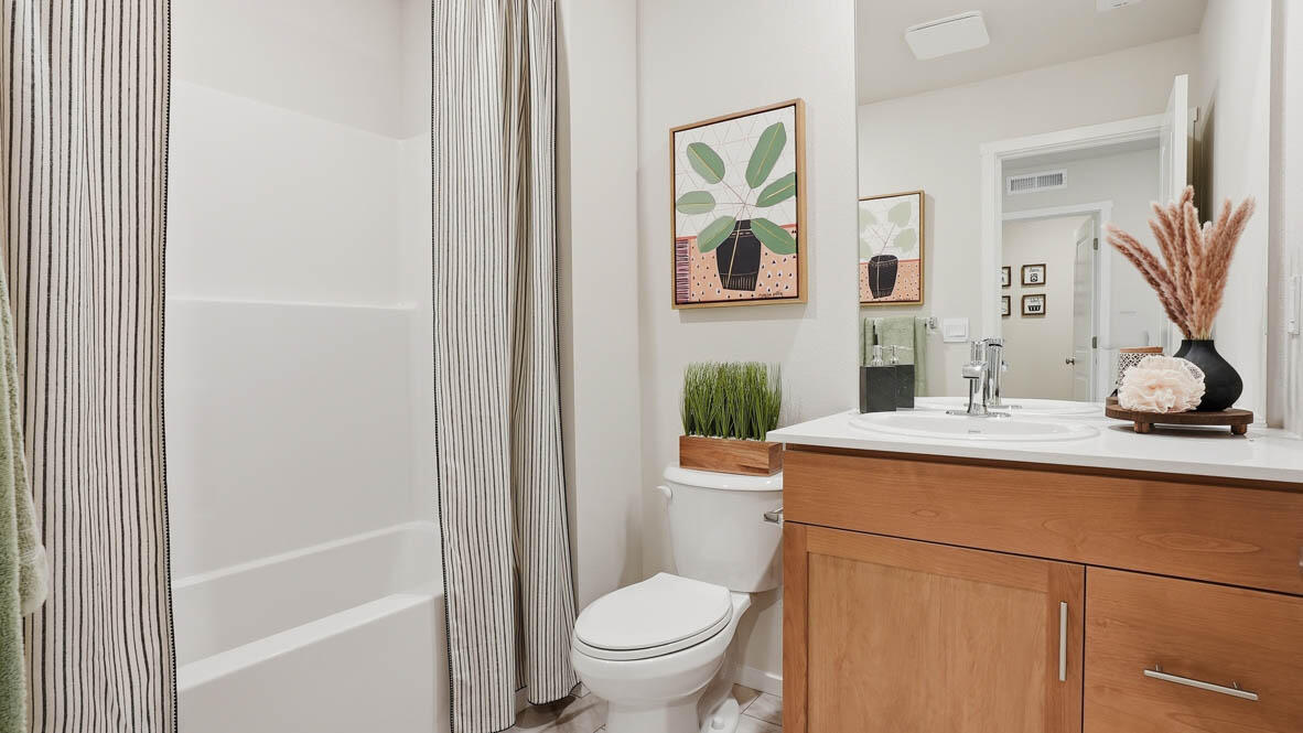 21309 Southeast Wilderness Way Bend, OR 97702 - Photo 16 of 24 015 secondary bathroom