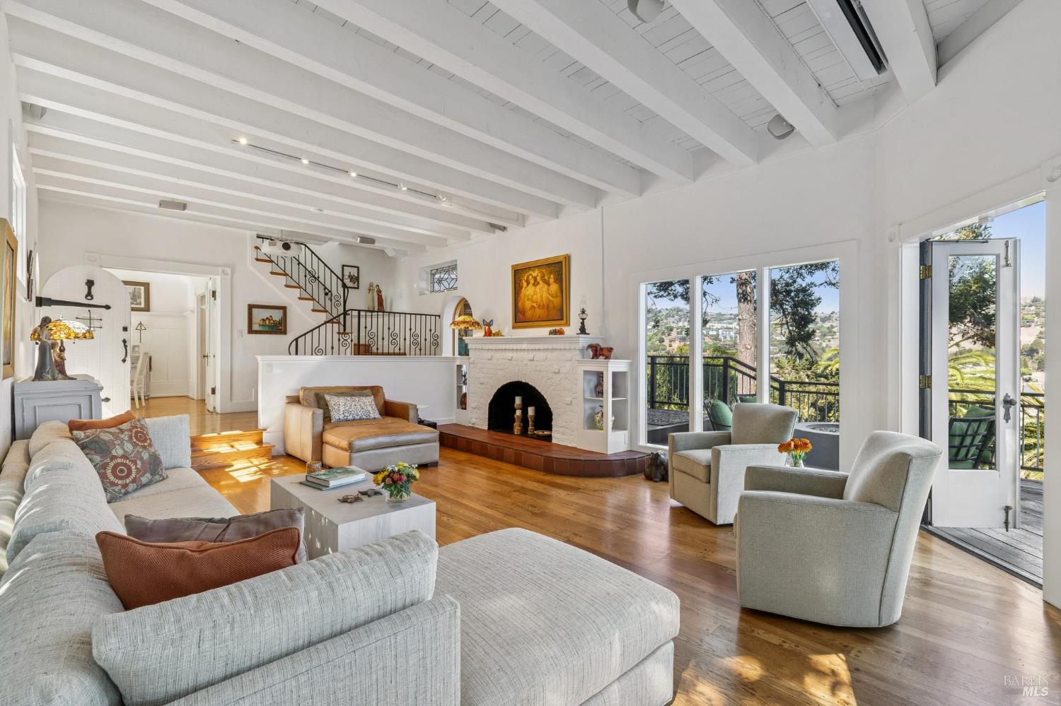 157 Beach Road Belvedere, CA 94920 - Photo 6 of 53 Gallery Image 6