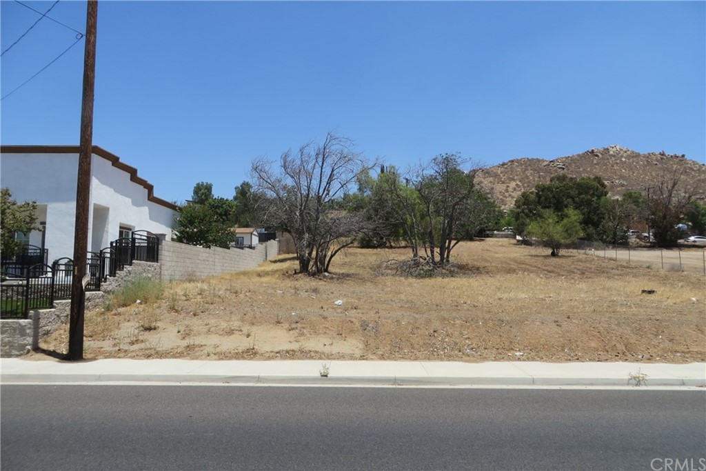 4475 Tyler Street Riverside, CA 92503 - Photo 1 of 1 a view of a backyard of a house