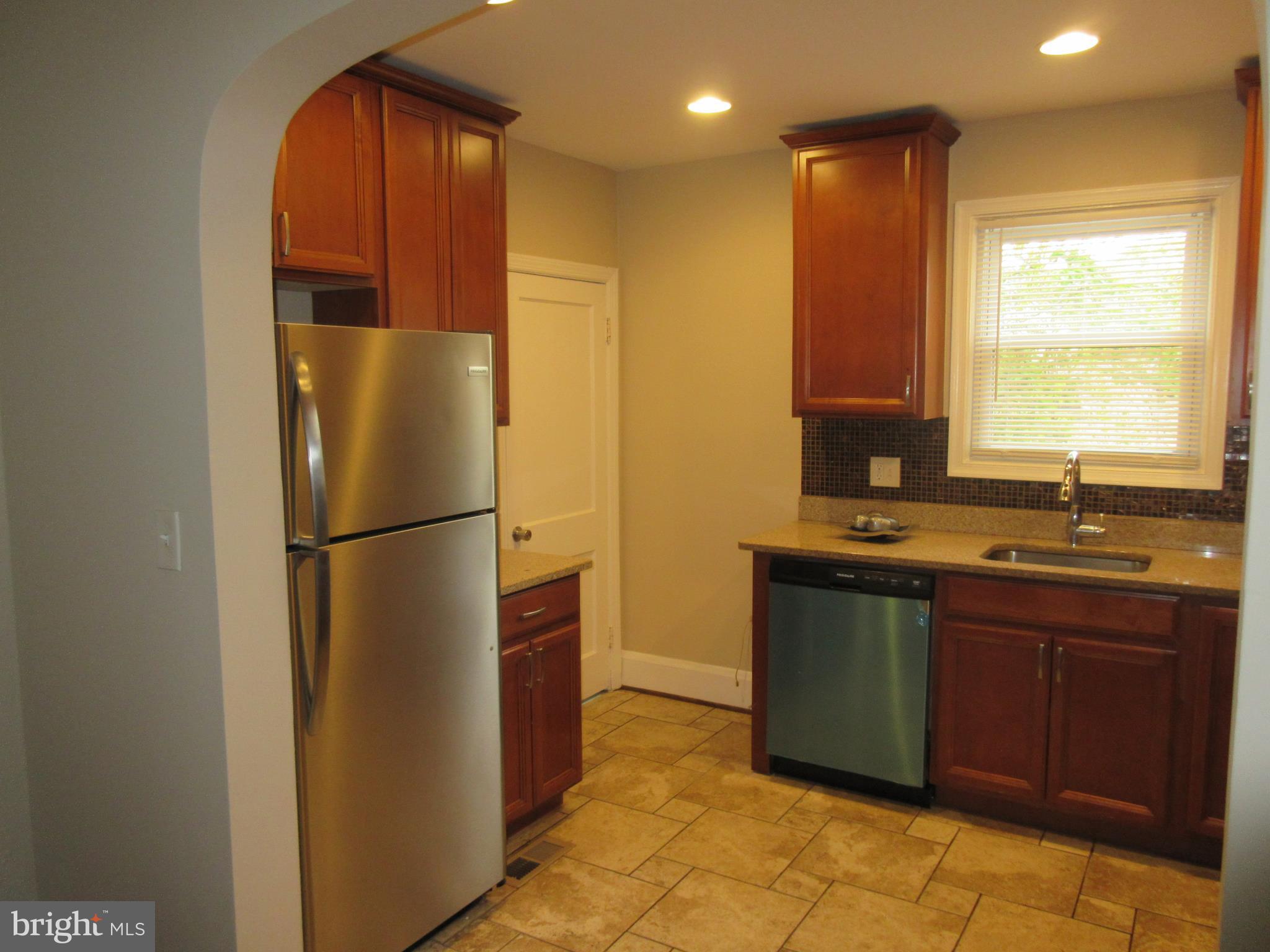 6609 Dogwood Road Baltimore, MD 21207 - Photo 4 of 28