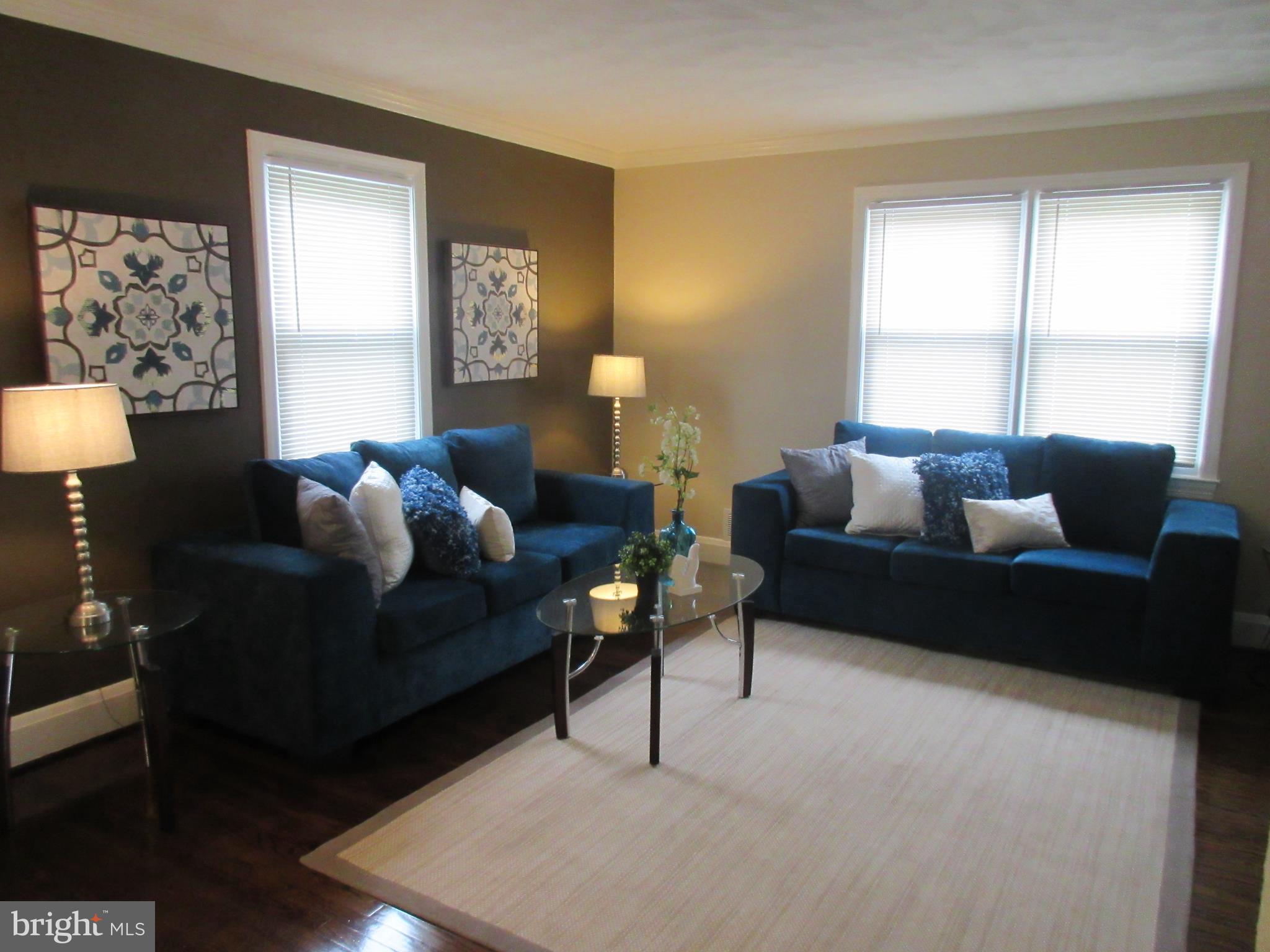 6609 Dogwood Road Baltimore, MD 21207 - Photo 8 of 28 Living Room