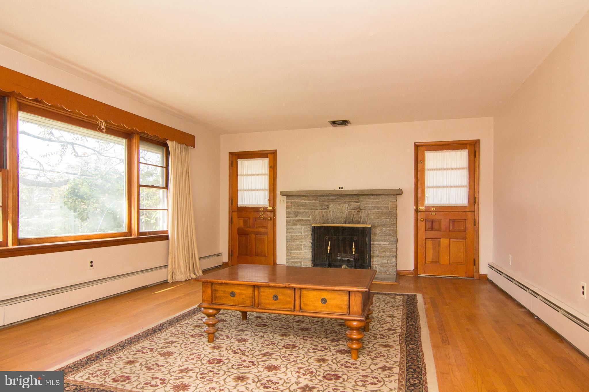 59 Washington Road Westminster, MD 21157 - Photo 2 of 30 Living Room