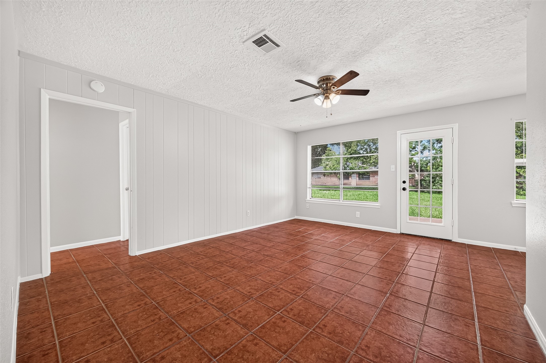 5319 Ridge Turn Drive Houston, TX 77053 - Photo 8 of 38