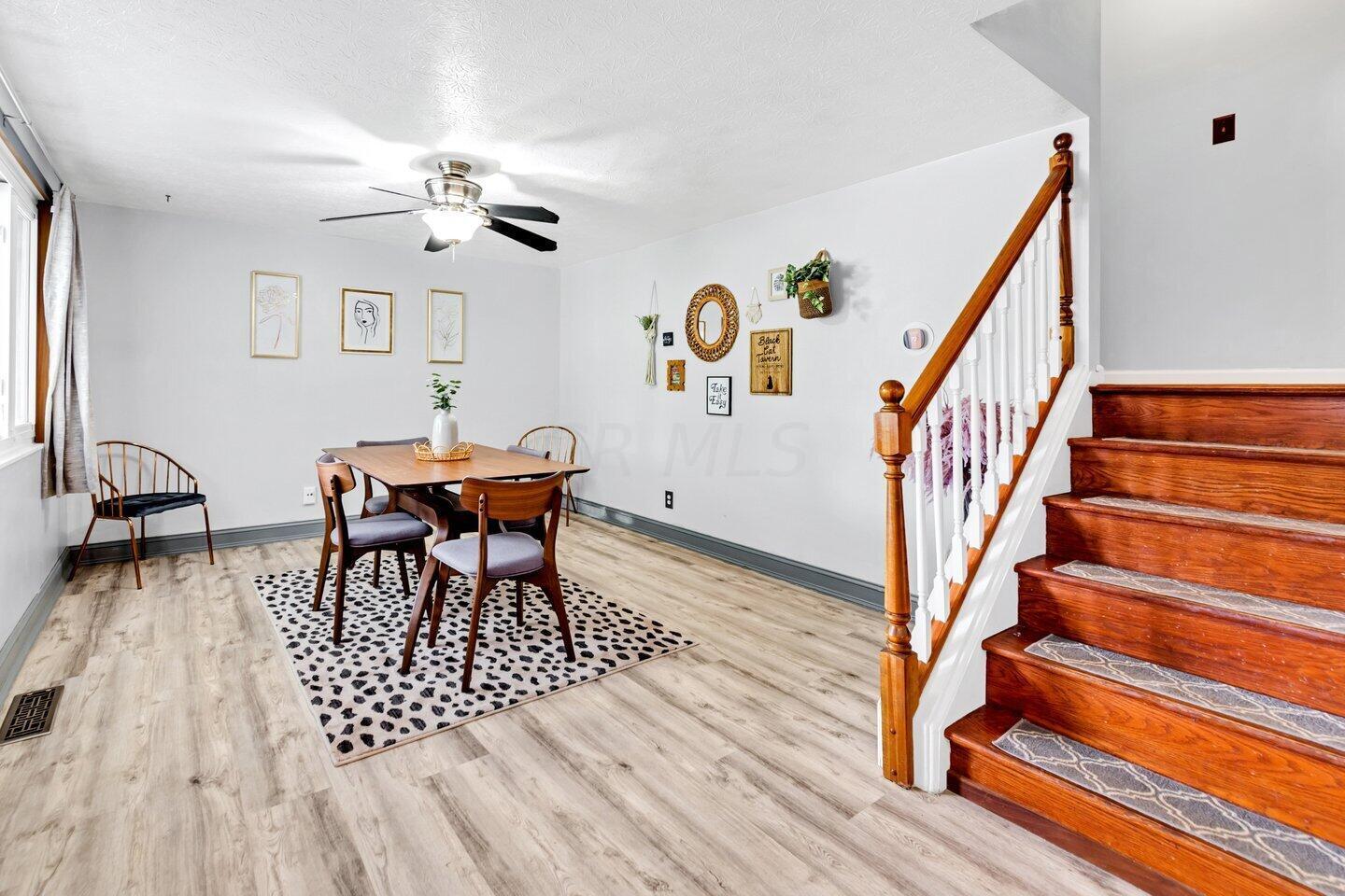 1868 Brookfield Road Columbus, OH 43229 - Photo 6 of 34 Entry level - left