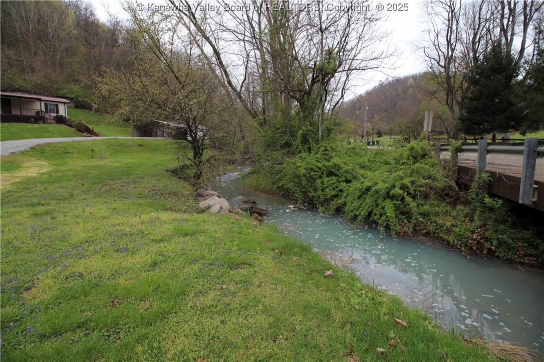 571 Harmons Creek Road Poca, WV 25159 - Photo 5 of 39 Creek, sounds lovely and not in flood zone