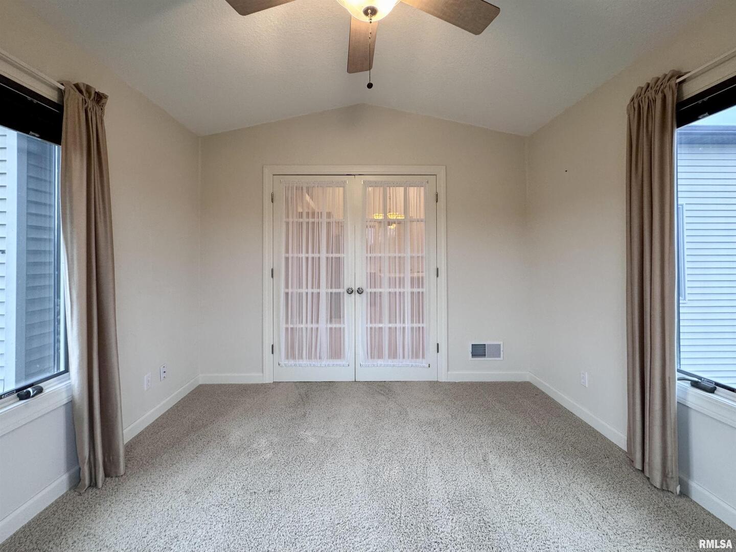 504 Mill Ridge Road Clinton, IA 52732 - Photo 11 of 32