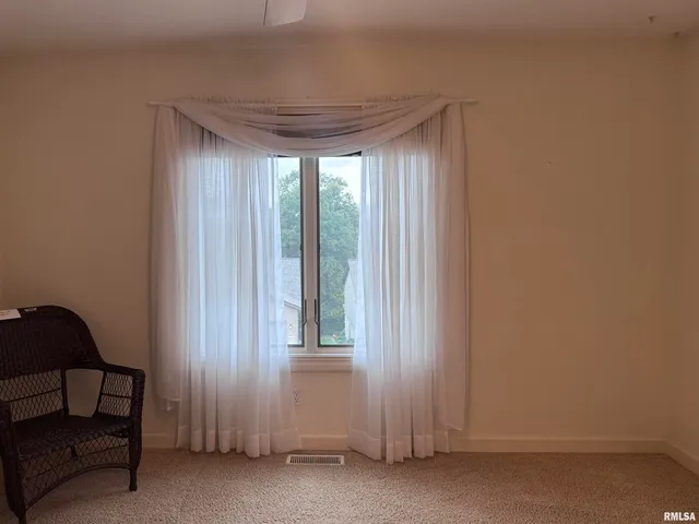 $239,000 | 504 Mill Ridge Road, Clinton, IA 52732