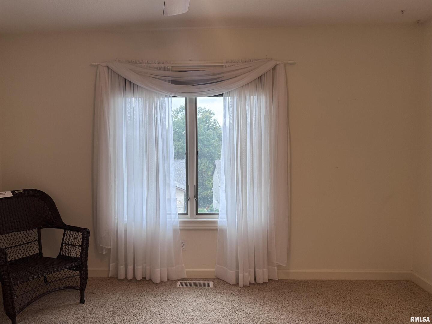 504 Mill Ridge Road Clinton, IA 52732 - Photo 15 of 32