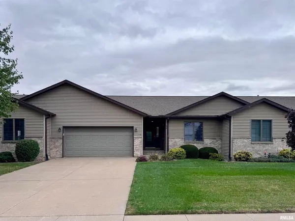 $229,900 | 504 Mill Ridge Road, Unit 2, Clinton, IA 52732