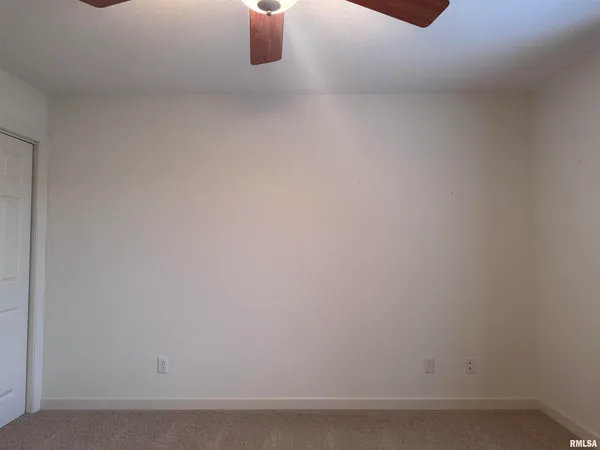 $229,900 | 504 Mill Ridge Road, Unit 2, Clinton, IA 52732