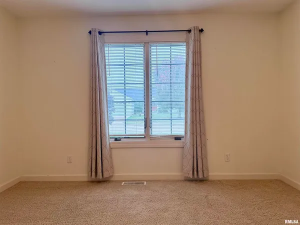 $229,900 | 504 Mill Ridge Road, Unit 2, Clinton, IA 52732