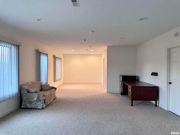 $229,900 | 504 Mill Ridge Road, Unit 2, Clinton, IA 52732