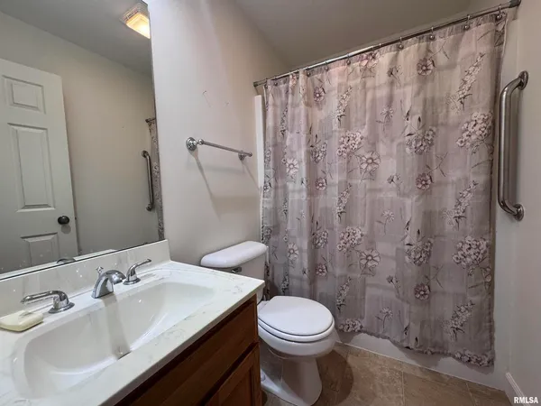 $229,900 | 504 Mill Ridge Road, Unit 2, Clinton, IA 52732