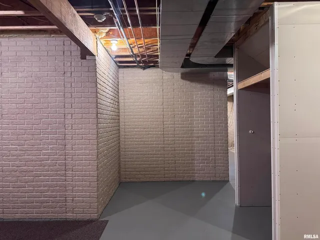 $239,000 | 504 Mill Ridge Road, Clinton, IA 52732