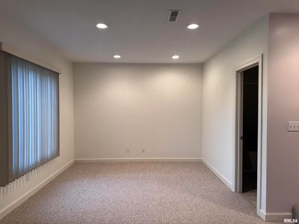 $229,900 | 504 Mill Ridge Road, Unit 2, Clinton, IA 52732