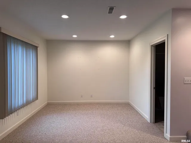 $239,000 | 504 Mill Ridge Road, Clinton, IA 52732