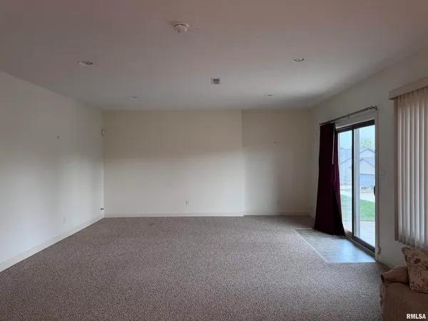 $229,900 | 504 Mill Ridge Road, Unit 2, Clinton, IA 52732