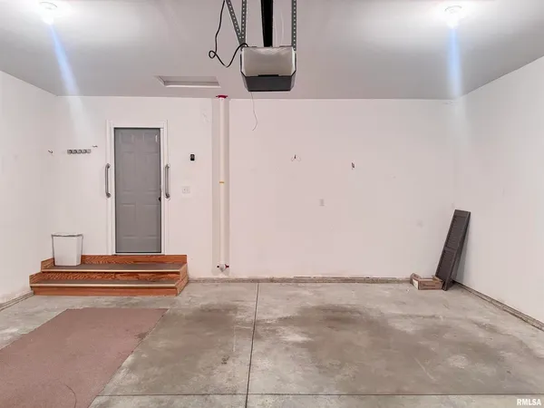 $229,900 | 504 Mill Ridge Road, Unit 2, Clinton, IA 52732