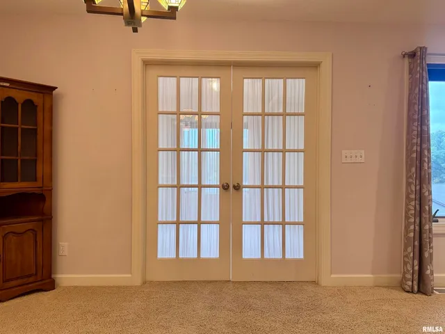 $239,000 | 504 Mill Ridge Road, Clinton, IA 52732