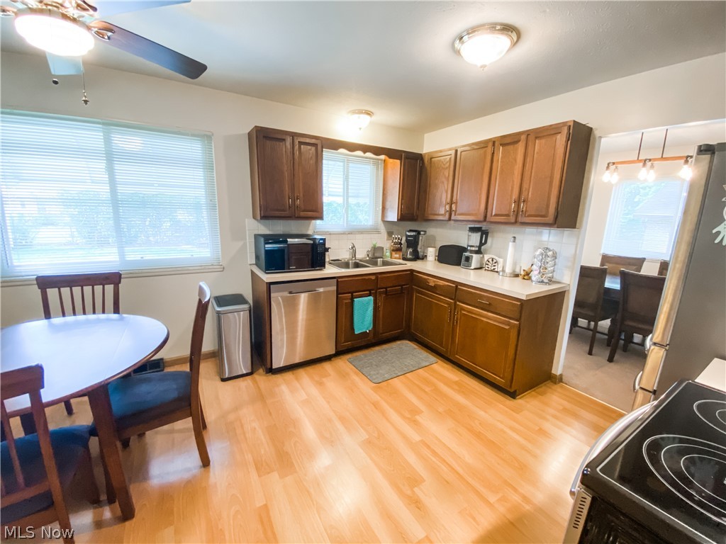 15514 Howe Road Strongsville, OH 44136 - Photo 7 of 19 Kitchen