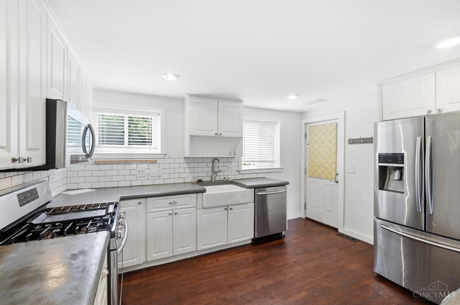 5792 Gaines Road Cincinnati, OH 45247 - Photo 15 of 73