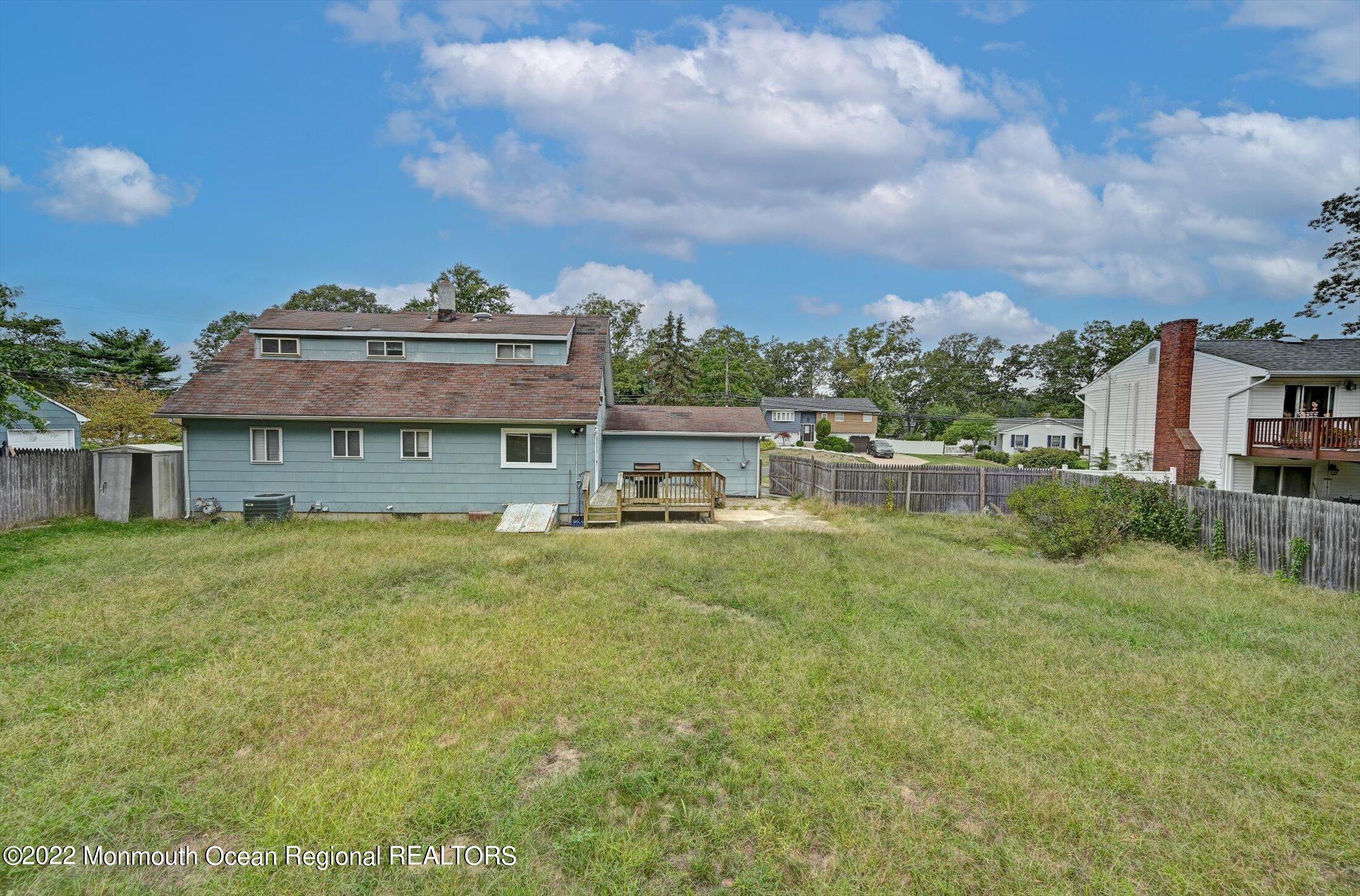 76 Salem Hill Road Howell, NJ 07731 - Photo 15 of 17 15-29484373