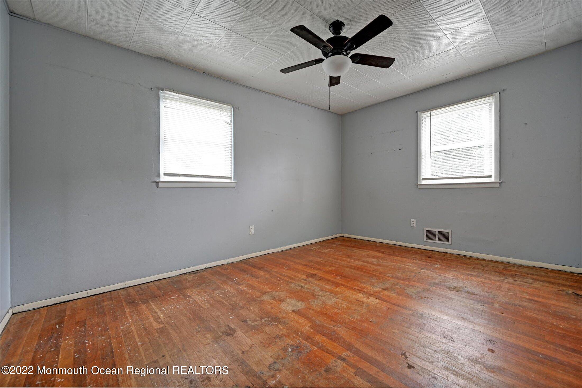 76 Salem Hill Road Howell, NJ 07731 - Photo 5 of 17 05-29484450