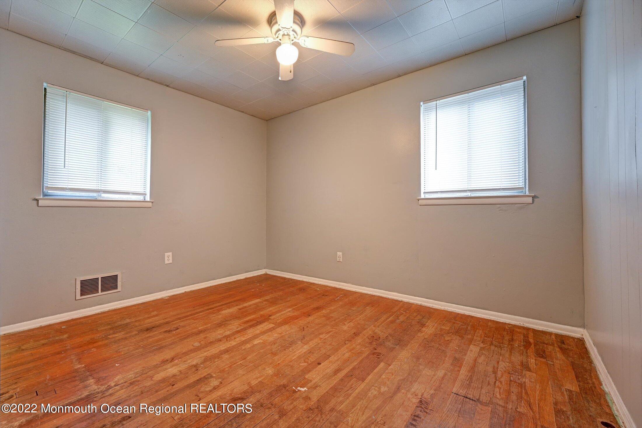 76 Salem Hill Road Howell, NJ 07731 - Photo 6 of 17 06-29484457
