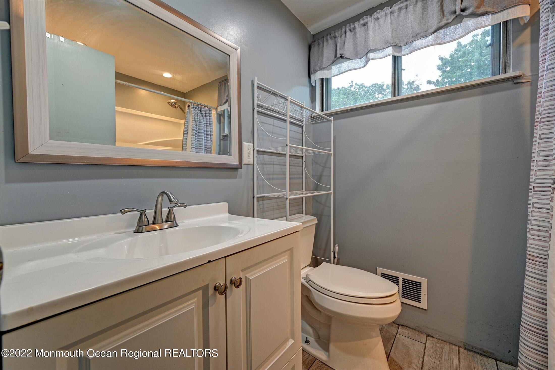 76 Salem Hill Road Howell, NJ 07731 - Photo 10 of 17 10-29484490