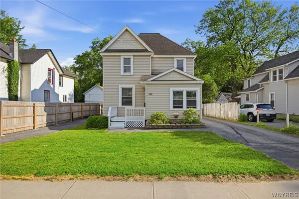 $194,900 | 656 East Main Street, Batavia City, NY 14020