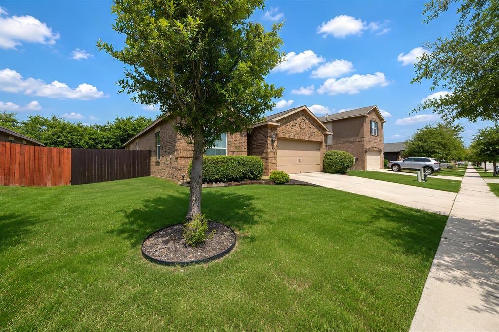 12645 Forest Lawn Road Rhome, TX 76078 - Photo 4 of 37