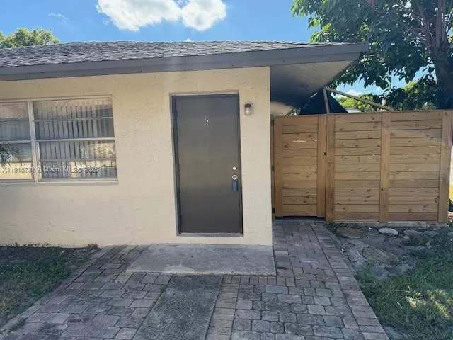 $1,500 | Loch Lomond, Pompano Beach, FL 33064