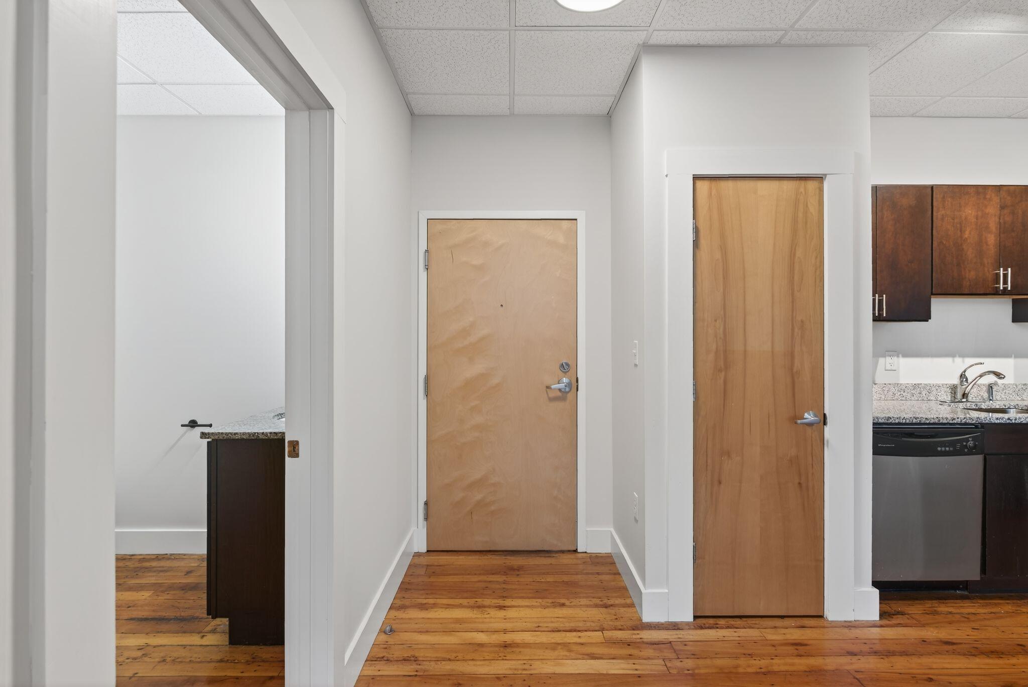 2 Main Street, Unit 18405 Biddeford, ME 04005 - Photo 5 of 50 Light filled 18-405