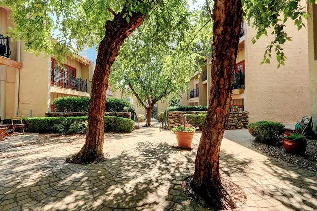 $199,000 | 1111 West 46th Street, Unit 22, Kansas City, MO 64112